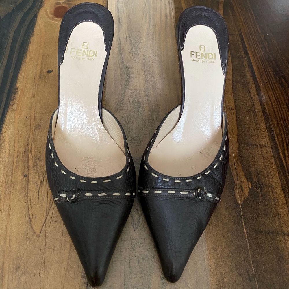 VINTAGE FENDI POINTED-TOE HEELS